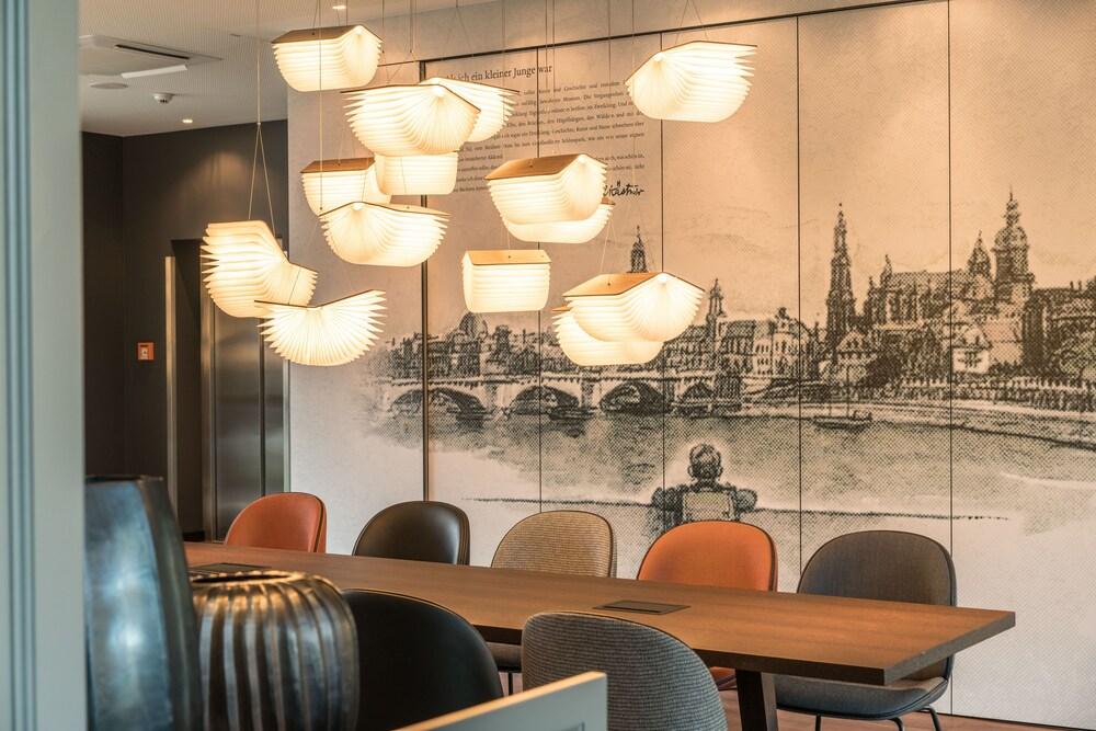 Motel One Dresden - Palaisplatz Экстерьер фото