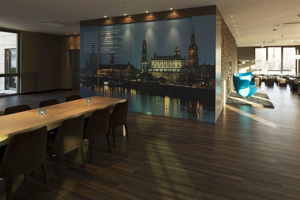 Motel One Dresden - Palaisplatz Экстерьер фото