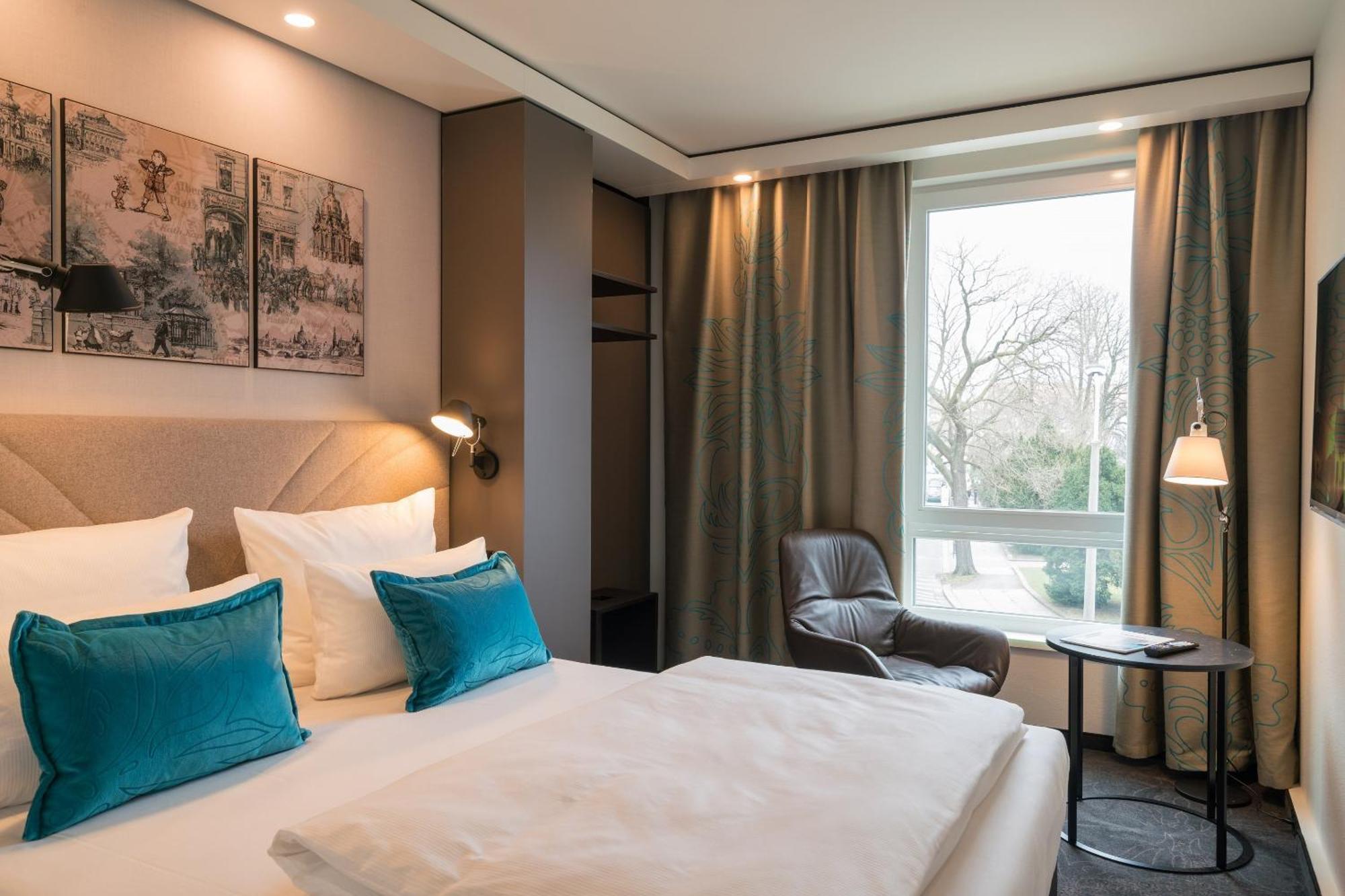 Motel One Dresden - Palaisplatz Экстерьер фото