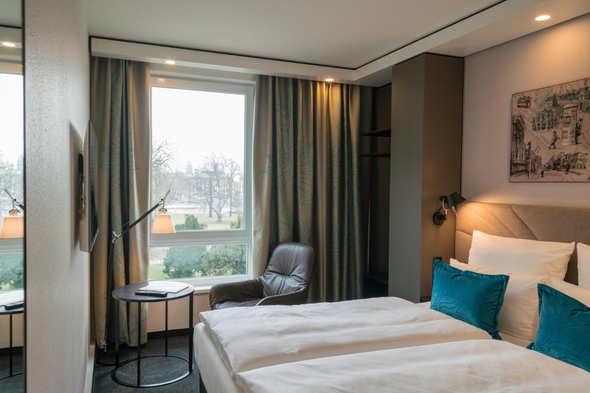 Motel One Dresden - Palaisplatz Экстерьер фото